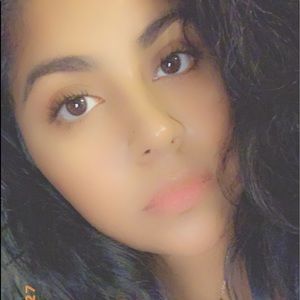 Meet your Posher, Edith